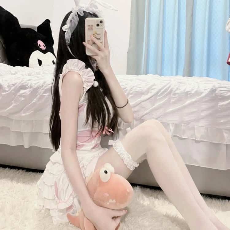 霓虹之夜：探索城市的夜生活文化